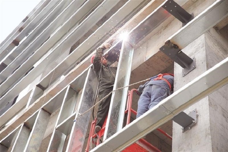 　　項(xiàng)目現(xiàn)場(chǎng)施工忙。 貴州日?qǐng)?bào)天眼新聞?dòng)浾?楊曦 攝